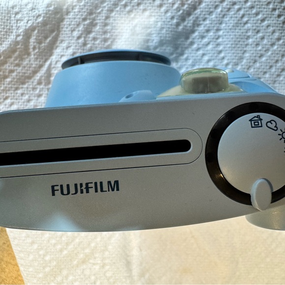 Blue Instant Camera - Picture 4 of 4